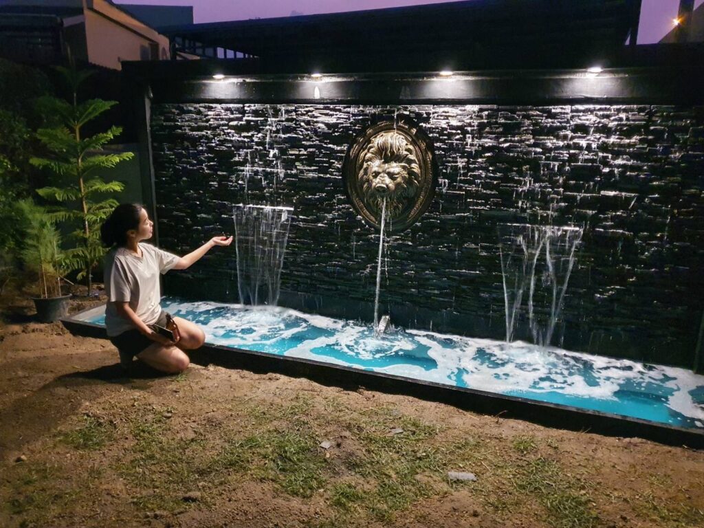 ม่านน้ำตก หัวสิงห์